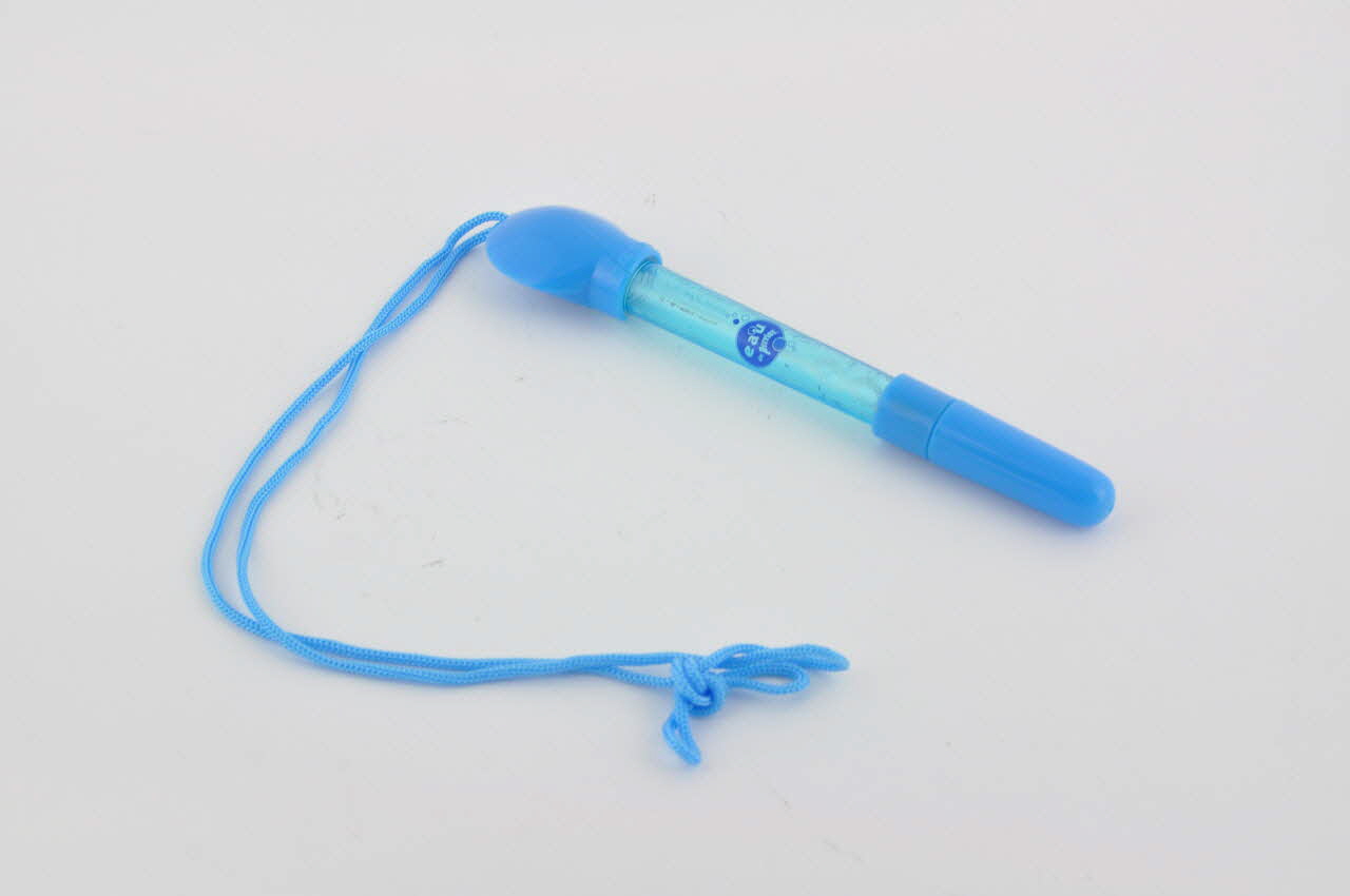 stylo à bille stylo à bille avec cordonnet de marque Perrier 2006.236.3.1-4 Photo Mucem