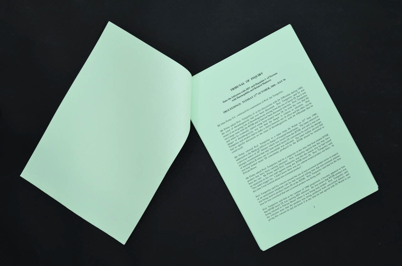 Irish Haemophilia Society Rapport Irish Haemophilia Society Tribunal News. Issue 14,  2 novembre  2000 . Tribunal of Inquiry into the infection with HIV and Hepatitis C of persons with Haemophilia and related matters. Auditions des 17-18-19-20 octobre  2000. (56 ème au 59 ème jour ) :  dépositions  du bureau des transfusions Irlande 2000/11 2006.29.20  Photo Mucem
