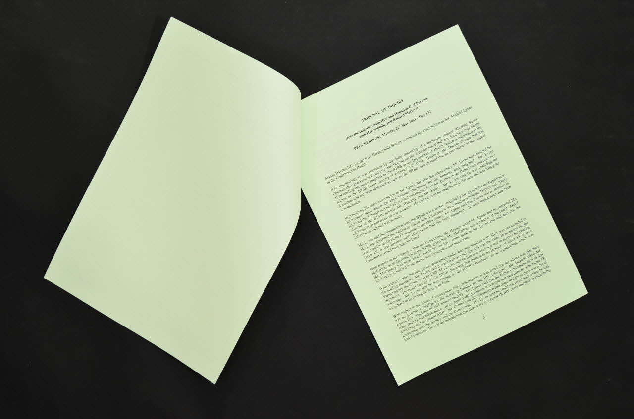 Irish Haemophilia Society Rapport Irish Haemophilia Society Tribunal News. Issue 33,  8 juin 2001. Tribunal of Inquiry into the infection with HIV and Hepatitis C of persons with Haemophilia and related matters. Auditions des 21, 22, 23, 24, 25 mai 2001. (132 ème au 136 ème jour ) : dépositions du department of Health et du National Drugs Advisory Board Irlande 2001/6 2006.29.39 Photo Mucem