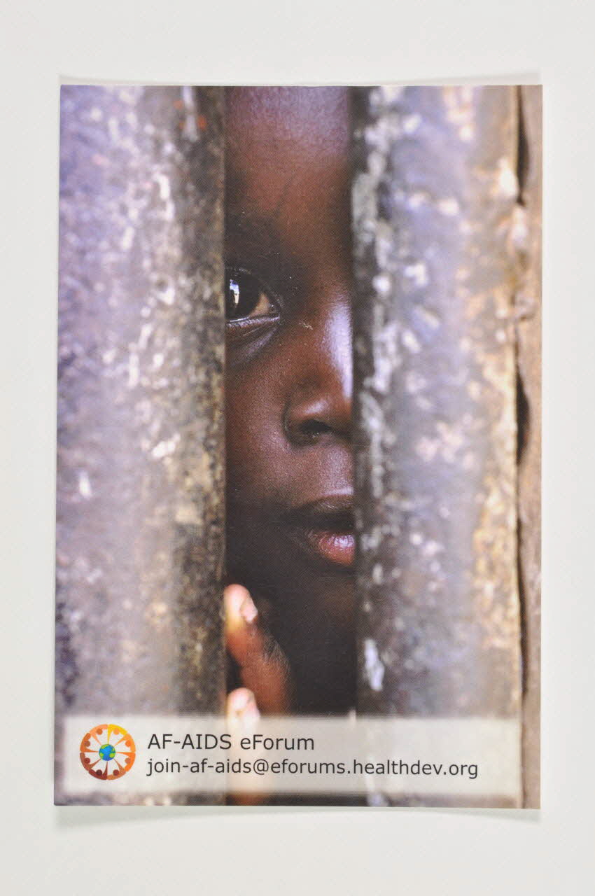 Health And Development Network, Irlande Et carte postale "AF-AIDS eForum" (regard d'enfant) Irlande 2005 2006.30.21 Photo Mucem