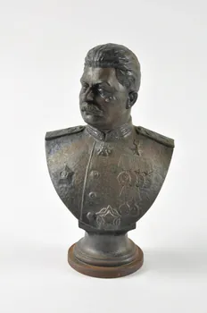 buste Buste de Staline à l'antique portant ses décorations militaires Russie 1948 2006.36.2 Photo Mucem