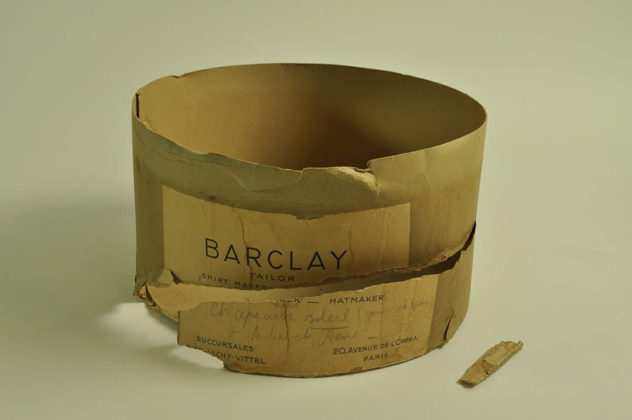 CARTON A CHAPEAU 2006.41.19.1.1 Photo Mucem