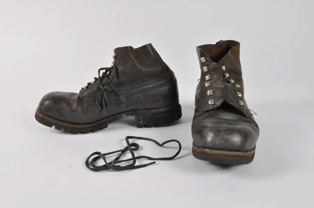 chaussure Suisse 1960 2006.49.9.1-2 Photo Mucem