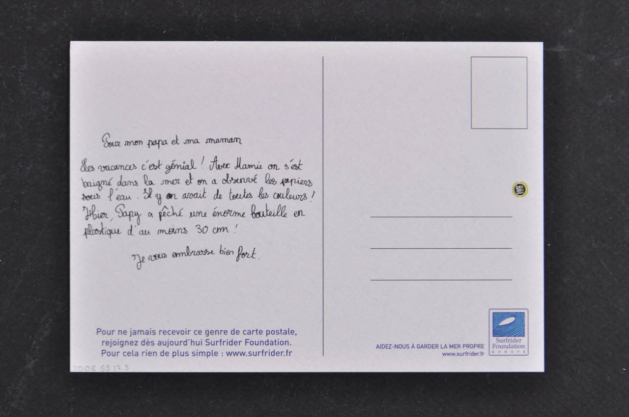 carte postale publicitaire Aidez-nous à garder la mer propre, Support de communication de la Surfrider Foundation Europe 2006.55.17.3 Photo Mucem