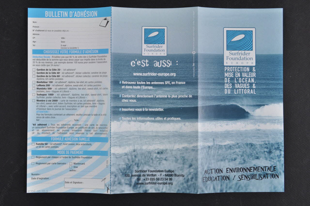 PLAQUETTE PUBLICITAIRE Plaquette Surfrider Foundation Europe 2006.55.20.5 Photo Mucem