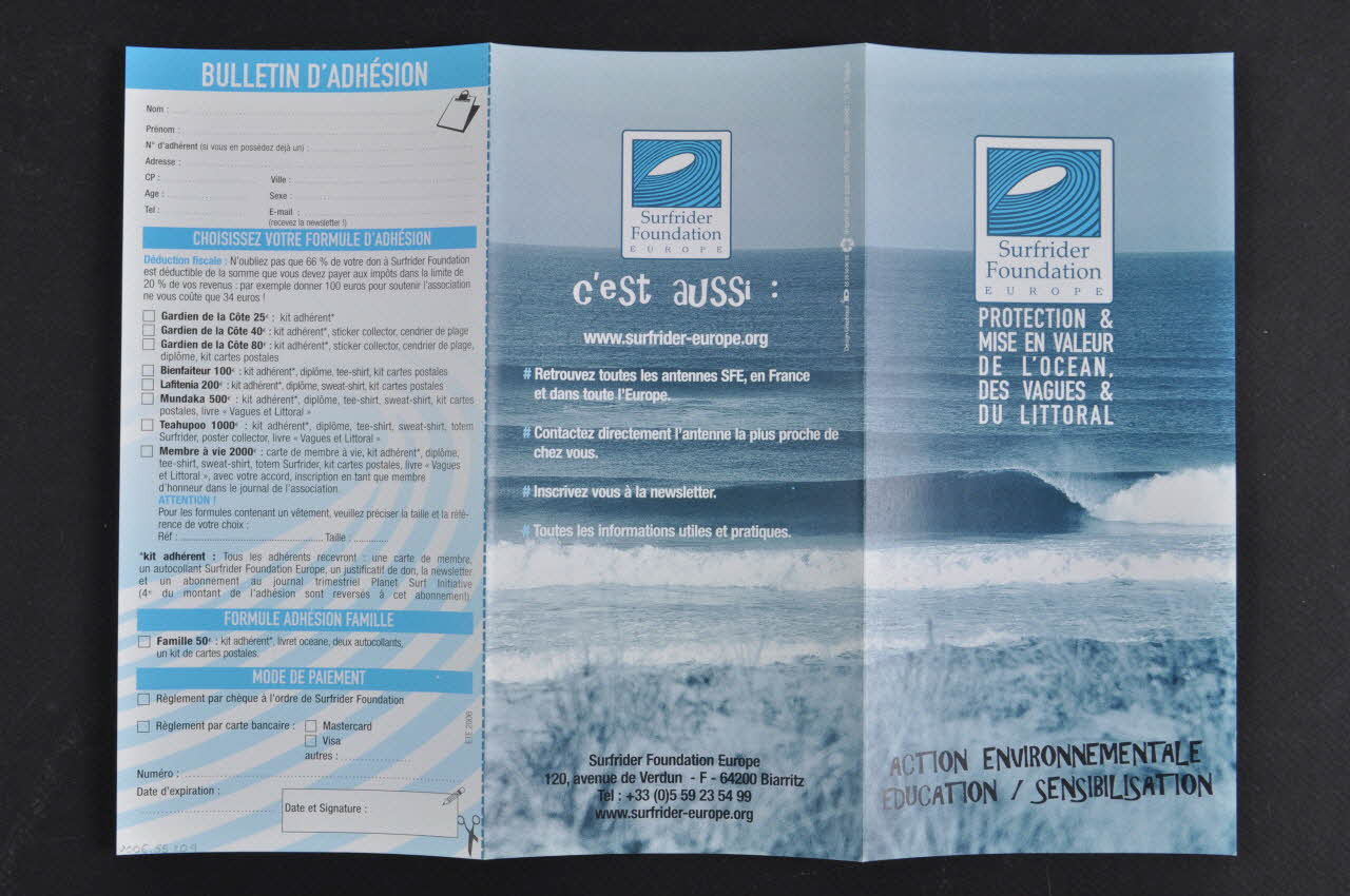 PLAQUETTE PUBLICITAIRE Plaquette Surfrider Foundation Europe 2006.55.20.9 Photo Mucem