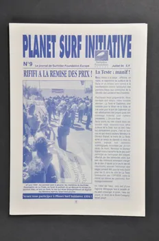 magazine Numéro du magazine  "Planète surf initiative" consacré au surf et à la protection de l'environnement marin. 2006.55.24.15.1-2 Photo Mucem