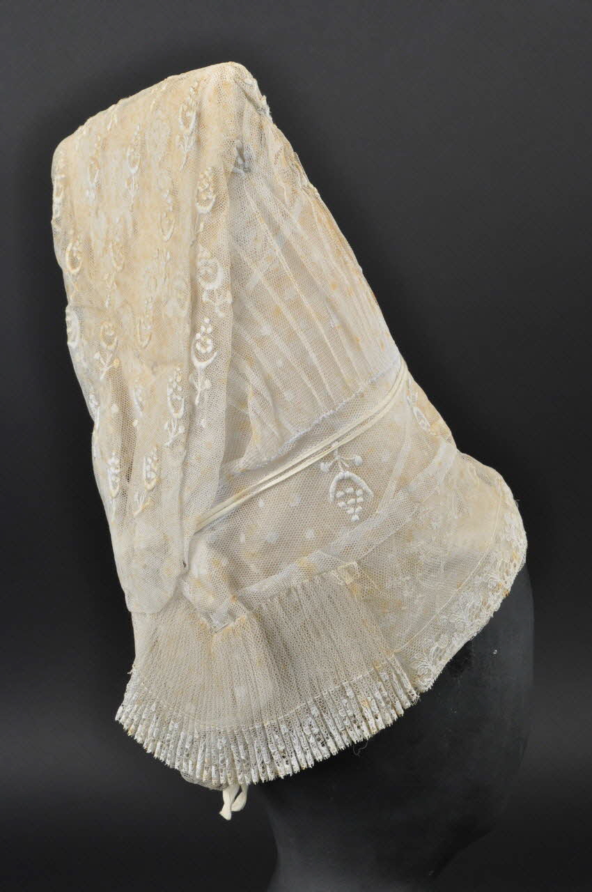 coiffe de fête Claque 1955.75.1069 Photo Mucem