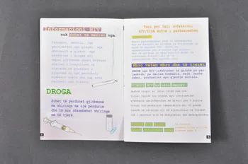 Aksion Plus BROCHURE "HIV/Sida Pak Njohuri per te Gjithe" (traduction) Albanie 2001 2006.64.17 Photo Mucem
