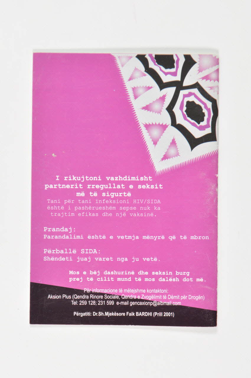 Aksion Plus BROCHURE "HIV/Sida Pak Njohuri per te Gjithe" (traduction) Albanie 2001 2006.64.17  Photo Mucem