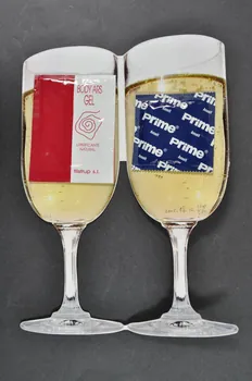 GL / Stop Sida Etui de préservatif "2005 A la nostra salut i per la nostra igualtat" (2005. A notre santé et pour notre égalité) Espagne 2005 2006.67.12 Photo Mucem