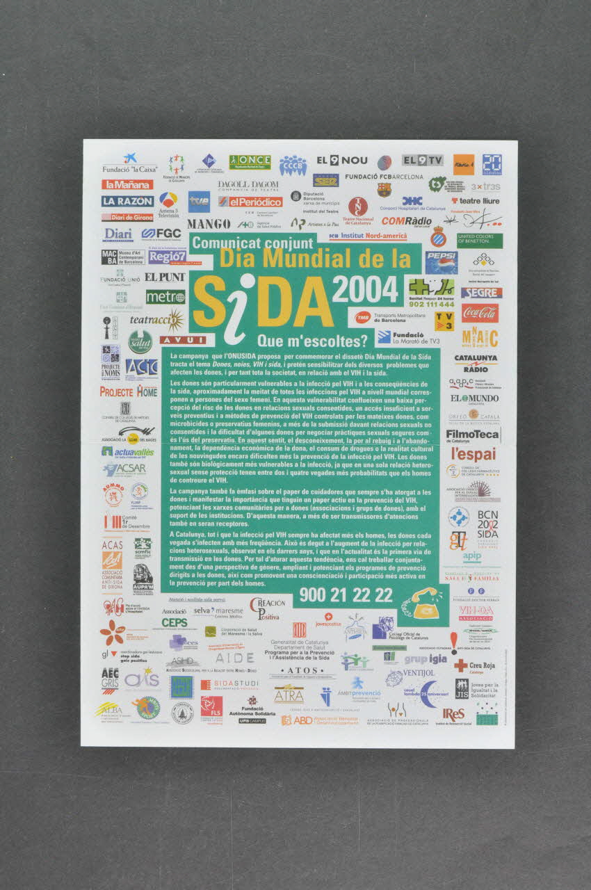 Collectif interassociatif :  AIDES Ile-de-France, Arcat-sida, CRIPS Ile-de-France, Dessine-moi un mouton, Patchwork des Noms , Sida Info Service, Sol En Si, Solidarité Sida, UNALS. affichette Comunicat cunjunt Dia Mundial de la Sida 2004. Que m'escoltes ?" (Communiqué commun pour la journée mondiale du sida 2004 : Vas-tu m'écouter ?) Espagne 2004/12 2006.68.14 Photo Mucem