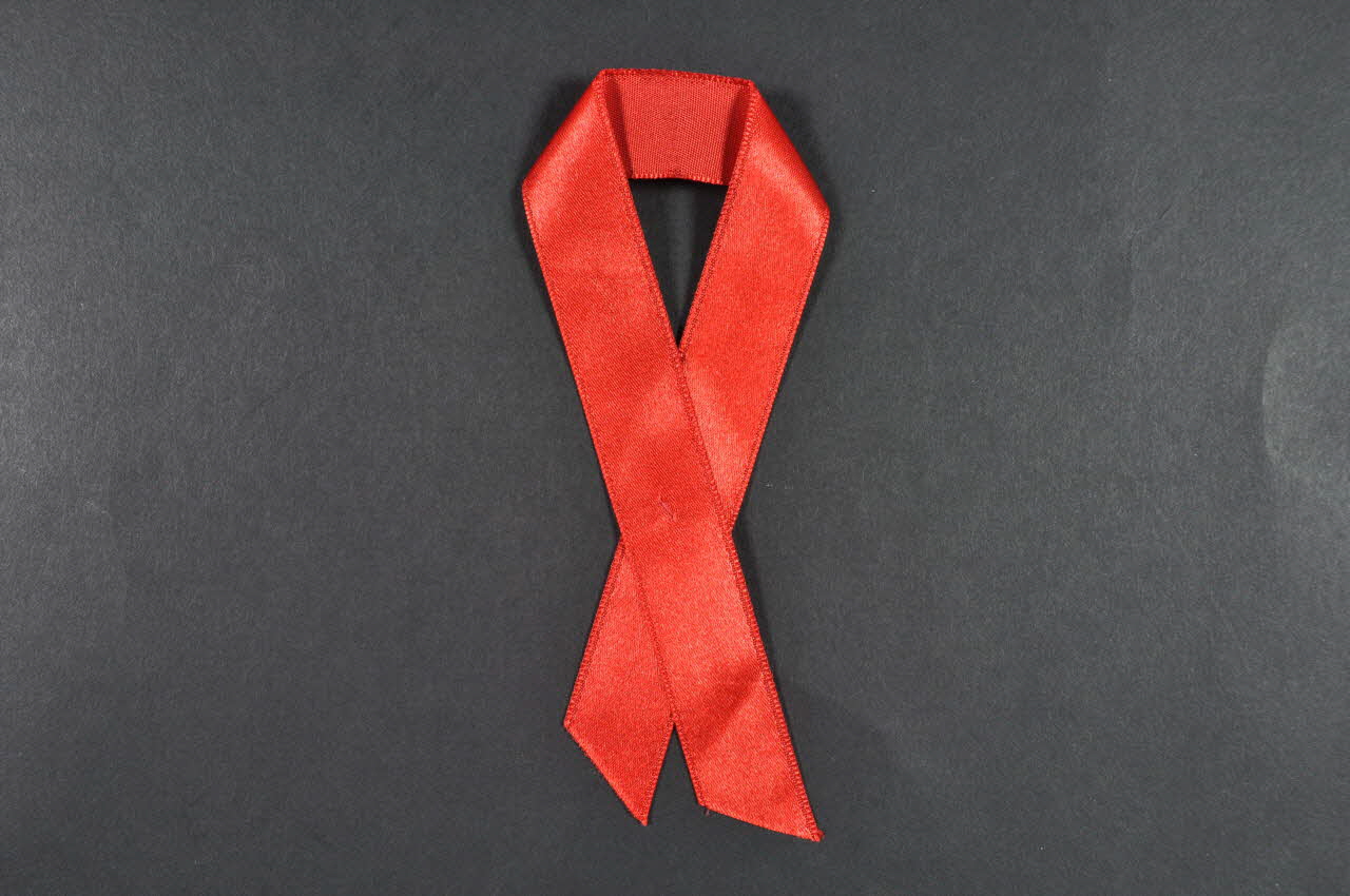 Kalvaria Aids RUBAN ROUGE Hongrie 2006 2006.71.11 Photo Mucem