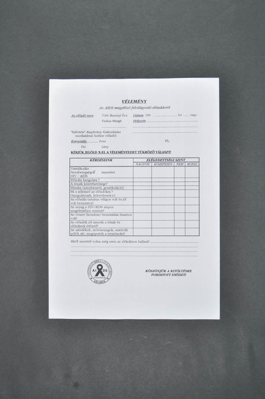 Kalvaria Aids document Ensemble de documents en hongrois sur l'activité de l'association et de la ligne téléphonique Hongrie 2003 2006.71.54.1-10 Photo Mucem