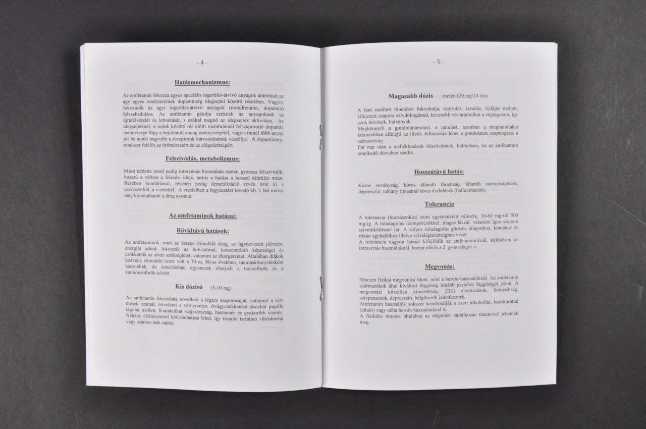 Revue Szivarvany Sorozat (Rainbow Publications), revue "Szivarvany Sorozat", n°1, 2003, Amfetamin (Amphétamines) Hongrie 2003 2006.72.5 Photo Mucem