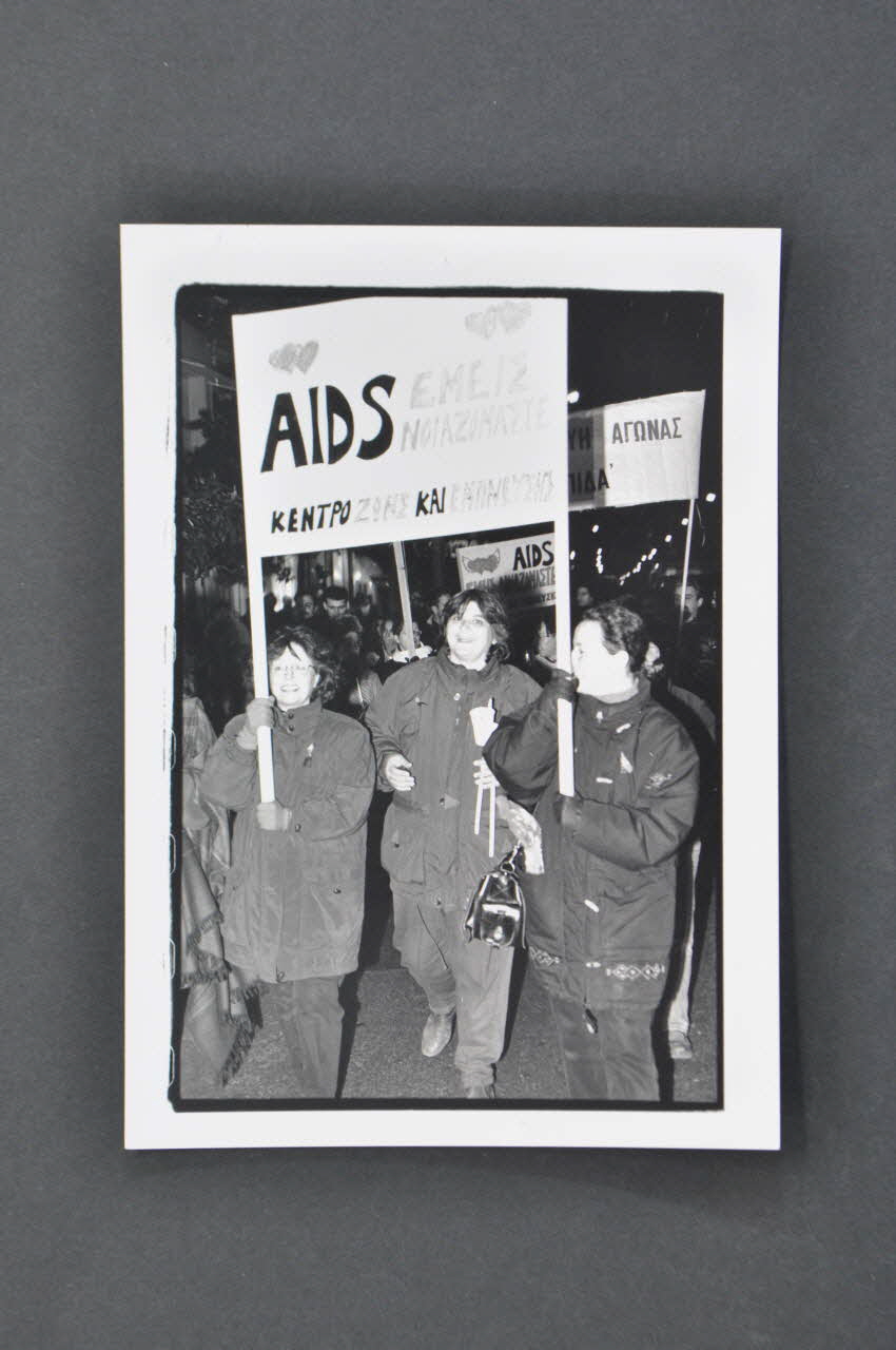 The Centre For Life photographie marche du 1er décembre 1994 : "Sida, cela nous concerne" Grèce 1994 2006.75.31 Photo Mucem