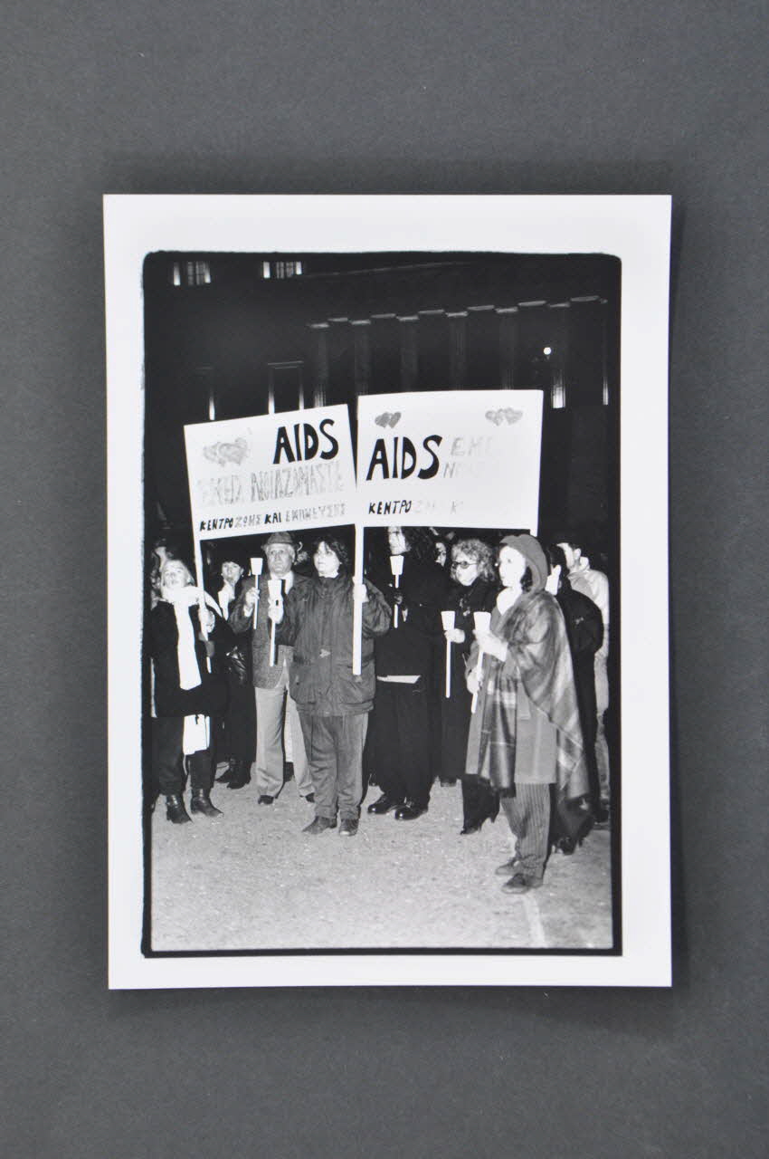 The Centre For Life photographie marche du 1er décembre 1994 : "Sida, cela nous concerne" Grèce 1994 2006.75.32 Photo Mucem