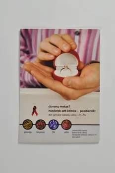 Lithuanian Aids Center carte postale "Dovanu metas ? Nusileisk ant zemes - pasitikrink !" (C'est le temps des présents ? Redescends sur terre et fais le test !) Lituanie 2006 2006.76.7 Photo Mucem