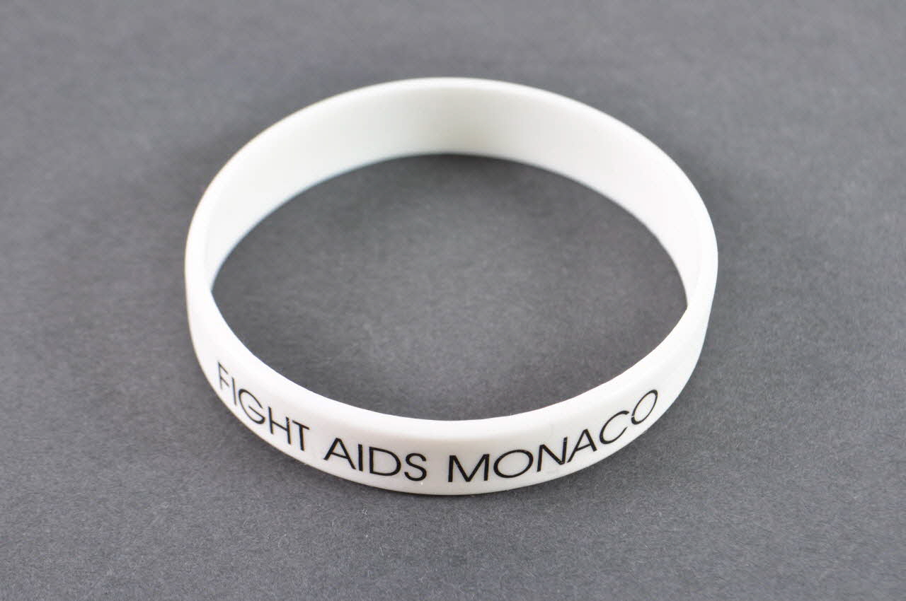 bracelet "Fight Aids Monaco" Monaco 2005 2006.78.4 Photo Mucem