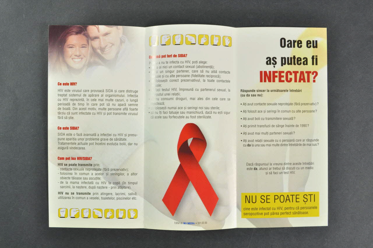 Asociatia Romana Anti-Sida (Aras) Dépliant "Testul HIV" pour les personnes avec déficience auditive  (avec langue des signes) Roumanie 2006 2006.79.3 Photo Mucem