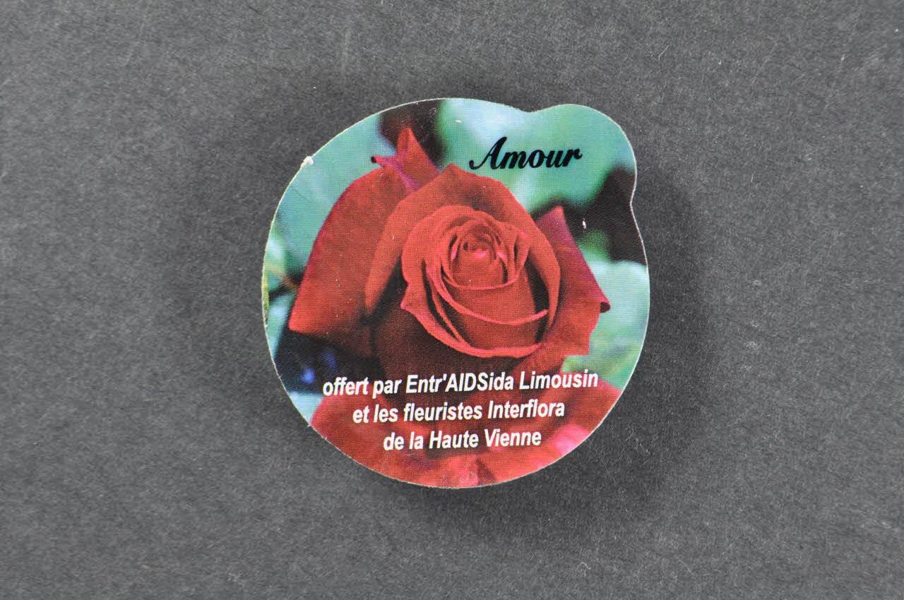Entr'aidsida Limousin Et Les Fleuristes Interflora Préservatif "Amour 1" (rose) France 2006 2006.81.19 Photo Mucem