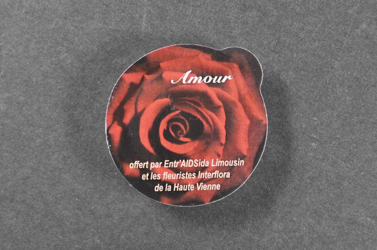 Entr'aidsida Limousin Et Les Fleuristes Interflora Préservatif "Amour 2" (rose) France 2006 2006.81.20 Photo Mucem