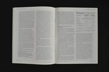 Population Reference Bureau revue Population Bulletin, vol 61, n°1, mars 2006 : "Les défis mondiaux du VIH et du sida" International 2006/3 2008.32.142 Photo Mucem