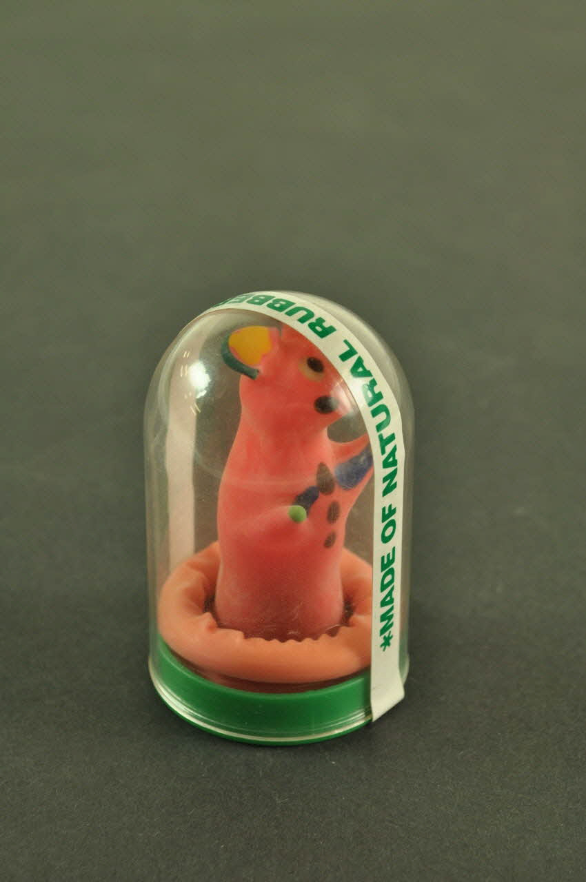 Préservatif gadget "animal rose " 2008.32.205 Photo Mucem