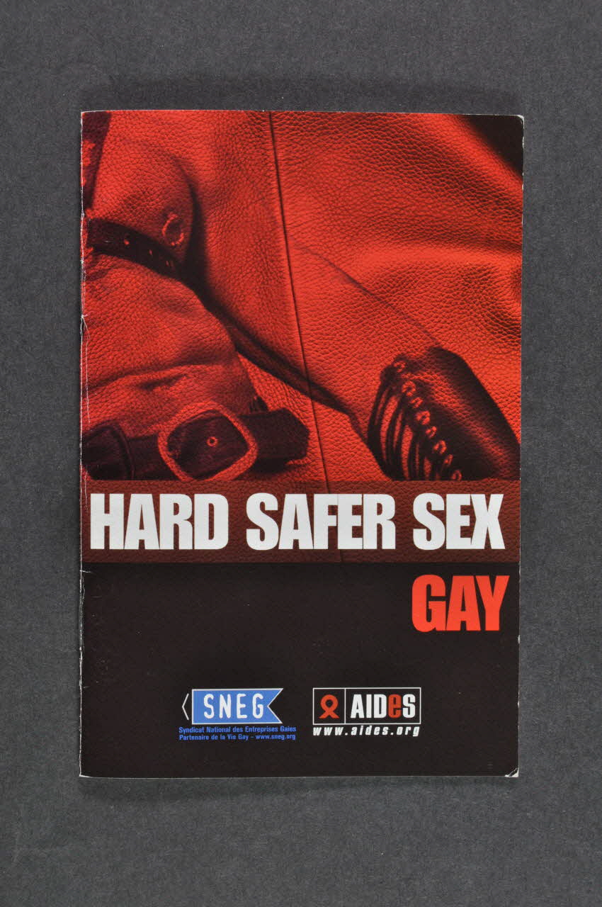 Sneg Et Aides BROCHURE "Hard safer sex gay" France 2002 2008.32.3 Photo Mucem