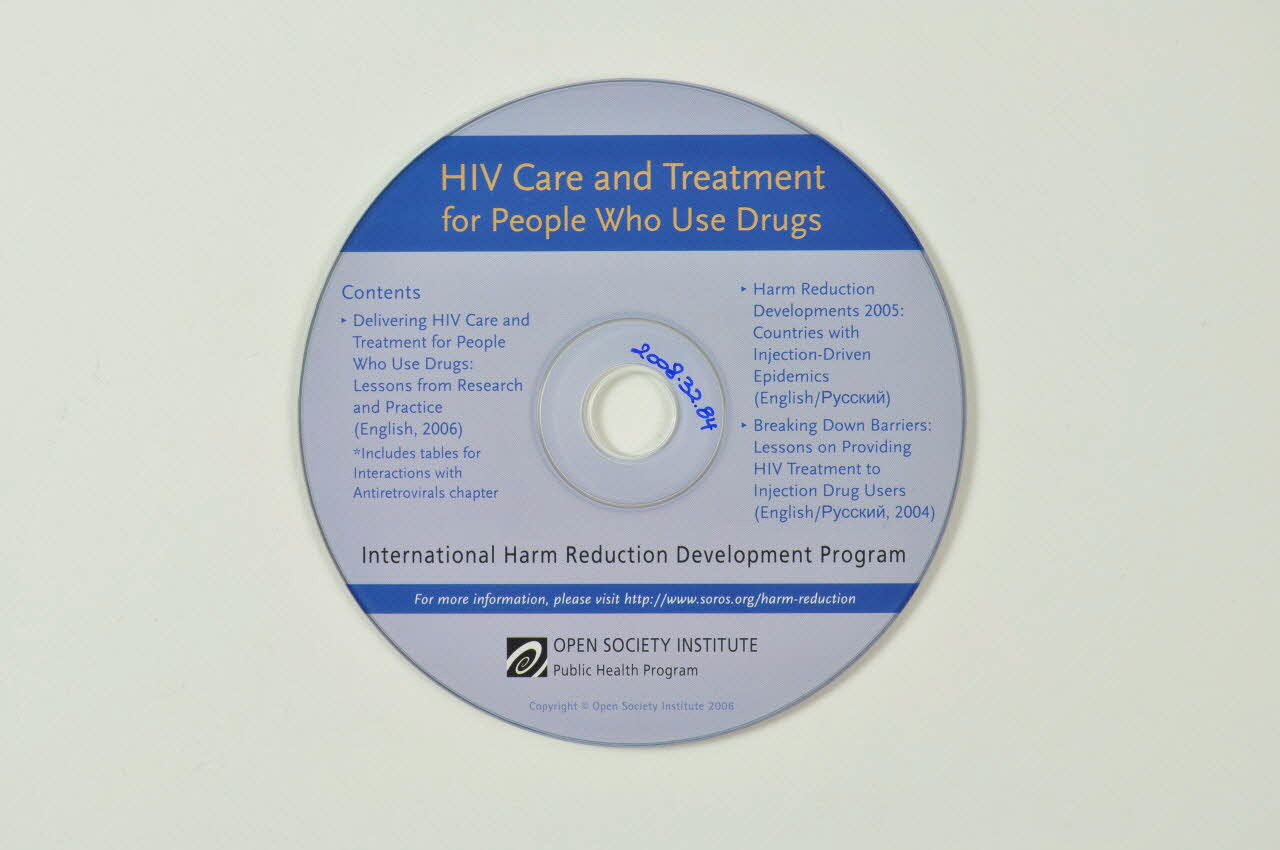 Open Society Institute CD (compact disque) "HIV Care and Treatment for people who use drugs" (Soins et traitement du VIH pour les usagers de drogues) International 2006/8 2008.32.84 Photo Mucem