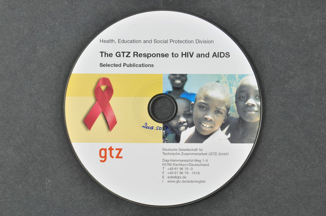 Deutsche Gesellschaft FüR Technische CD (compact disque) CD Health, Education and Social Protection Division. The GTZ Response to HIV and AIDS. Selected Publications. (La réponse du département Santé, Education et protection sociale au VIH/sida. Choix de publications.) (en allemand et en anglais) Allemagne 2005 2008.50.7 Photo Mucem