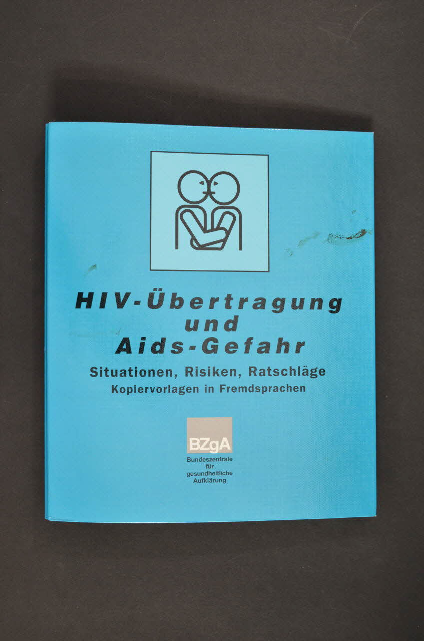 Bundeszentrale FüR Gesundheitliche Aufklarung (BZGA) Dossier "HIV-Übertragung und AIDS-Gefahr." Allemagne 2001 2008.50.8.1-50 Photo Mucem