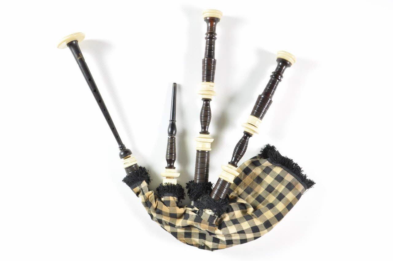 Dorig Le Voyer cornemuse 1932-1960 2010.9.1.1-4 Photo Mucem