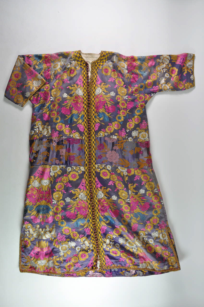 caftan Caftan de femme à décor de chrysanthèmes 2011.8.1 Photo Mucem