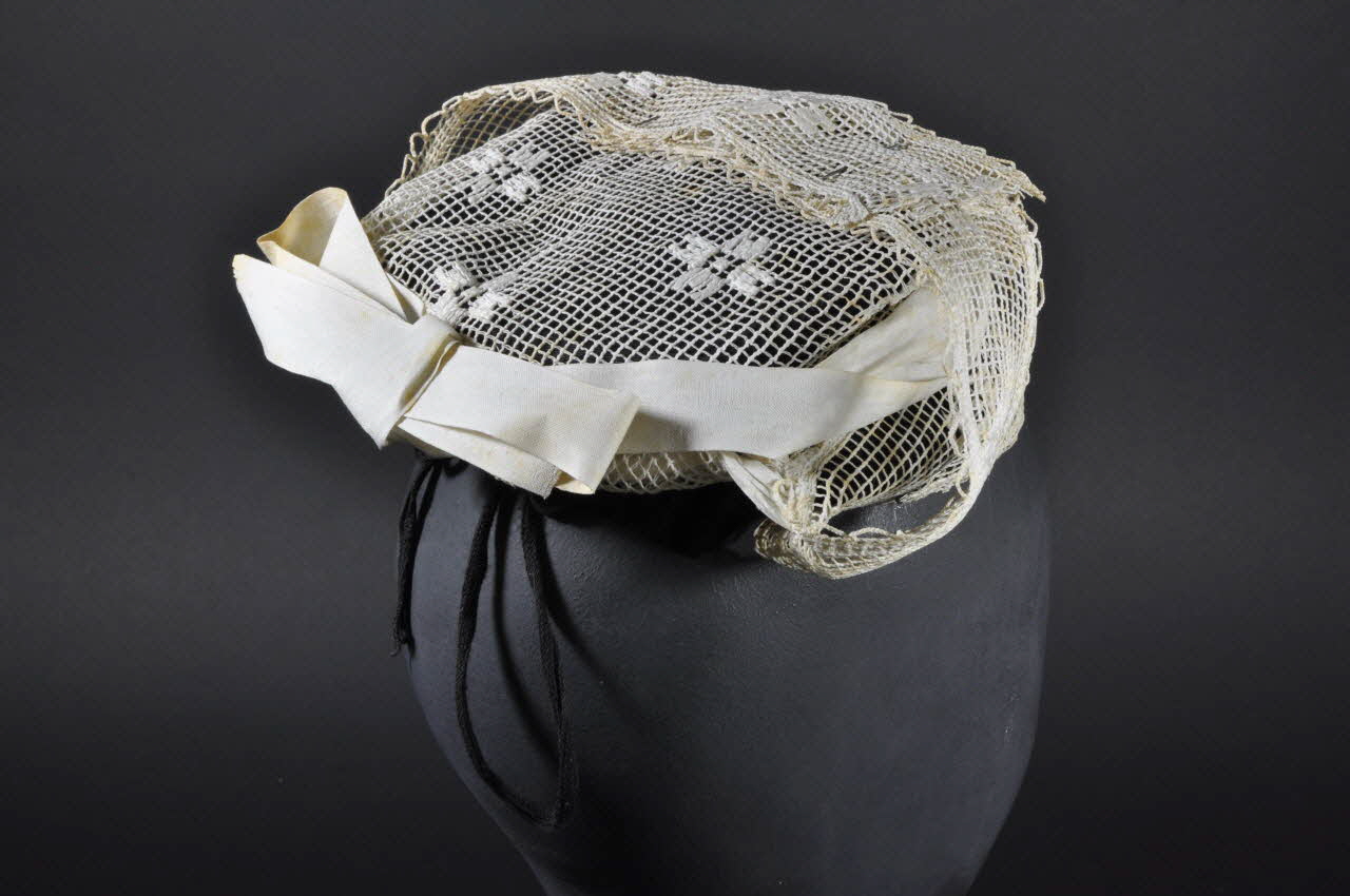 coiffe de fête 1955.75.1634 Photo Mucem