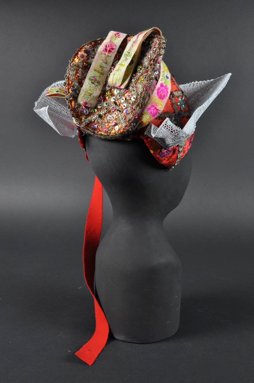 coiffe de fête 1955.75.1688 Photo Mucem