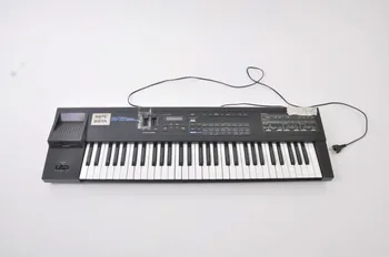Roland instrument de musique Synthétiseur Roland 1990-1995 2012.1.1  Photo Mucem