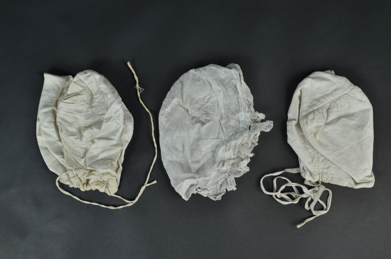 coiffe Caillon 1955.75.633.1-3 Photo Mucem