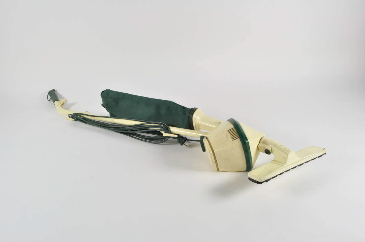 aspirateur Allemagne 1960 2007.121.10.1-2 Photo Mucem
