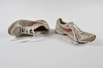 Saucony chaussure Chine 2005 2007.137.2.1-2 Photo Mucem