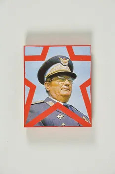 aimant Aimant à l'effigie du Maréchal Tito en uniforme militaire 2007.156.2.8 Photo Mucem