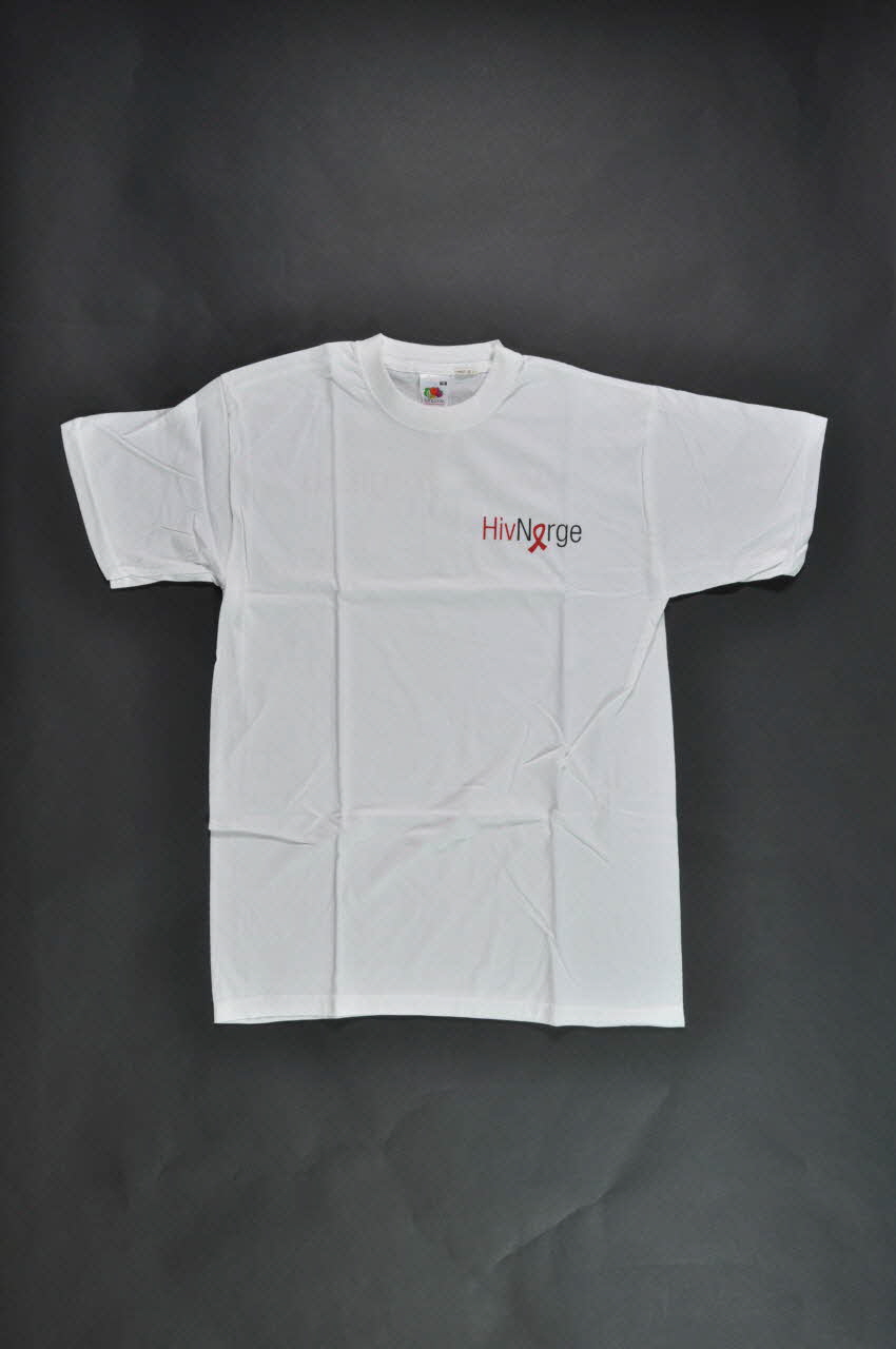 HIV Norge tee-shirt www.hivnorge.no" Norvège 2005 2007.18.1 Photo Mucem