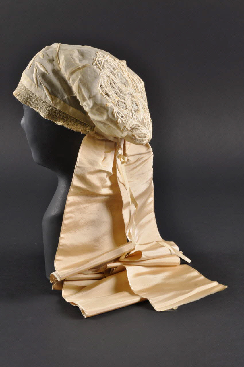 bonnet de fête gouline 1955.75.786 Photo Mucem