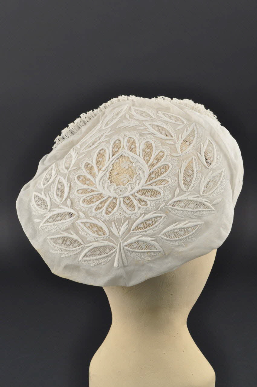 bonnet de fête gouline 1955.75.788 Photo Mucem