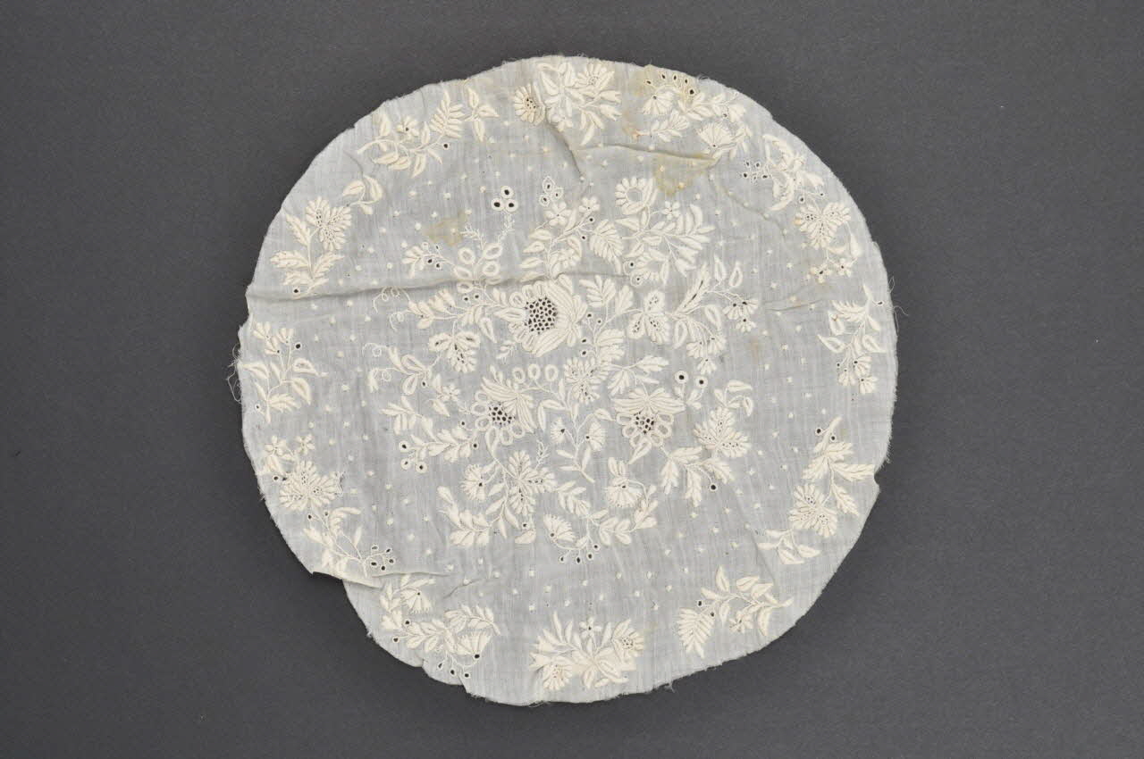 bonnet de fête gouline 1955.75.789 Photo Mucem