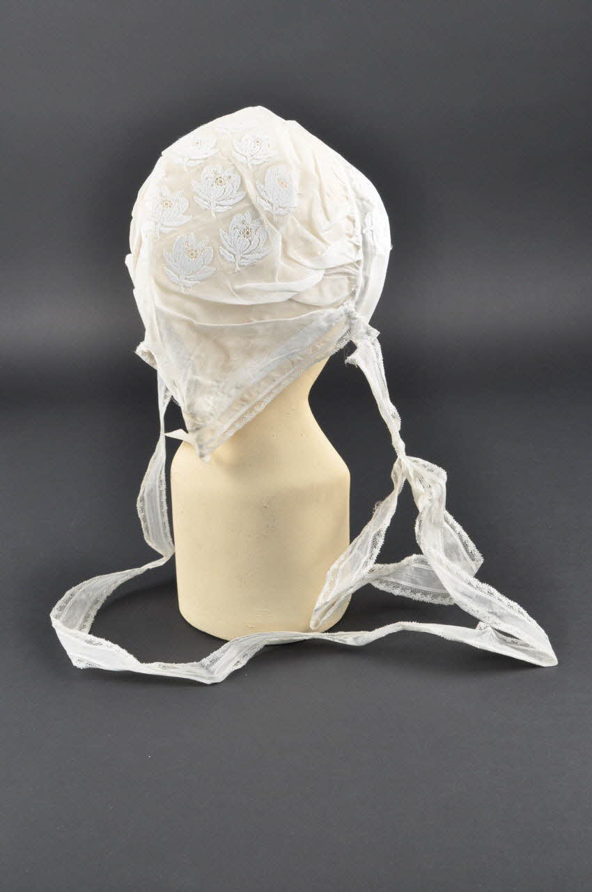 bonnet de fête gouline 1955.75.792 Photo Mucem