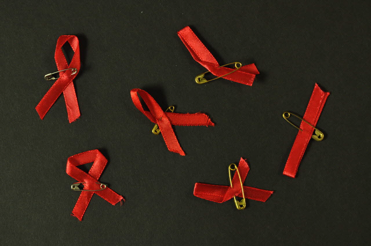 Msf Ukraine RUBAN ROUGE Ukraine 2005 2007.23.36.1-6 Photo Mucem