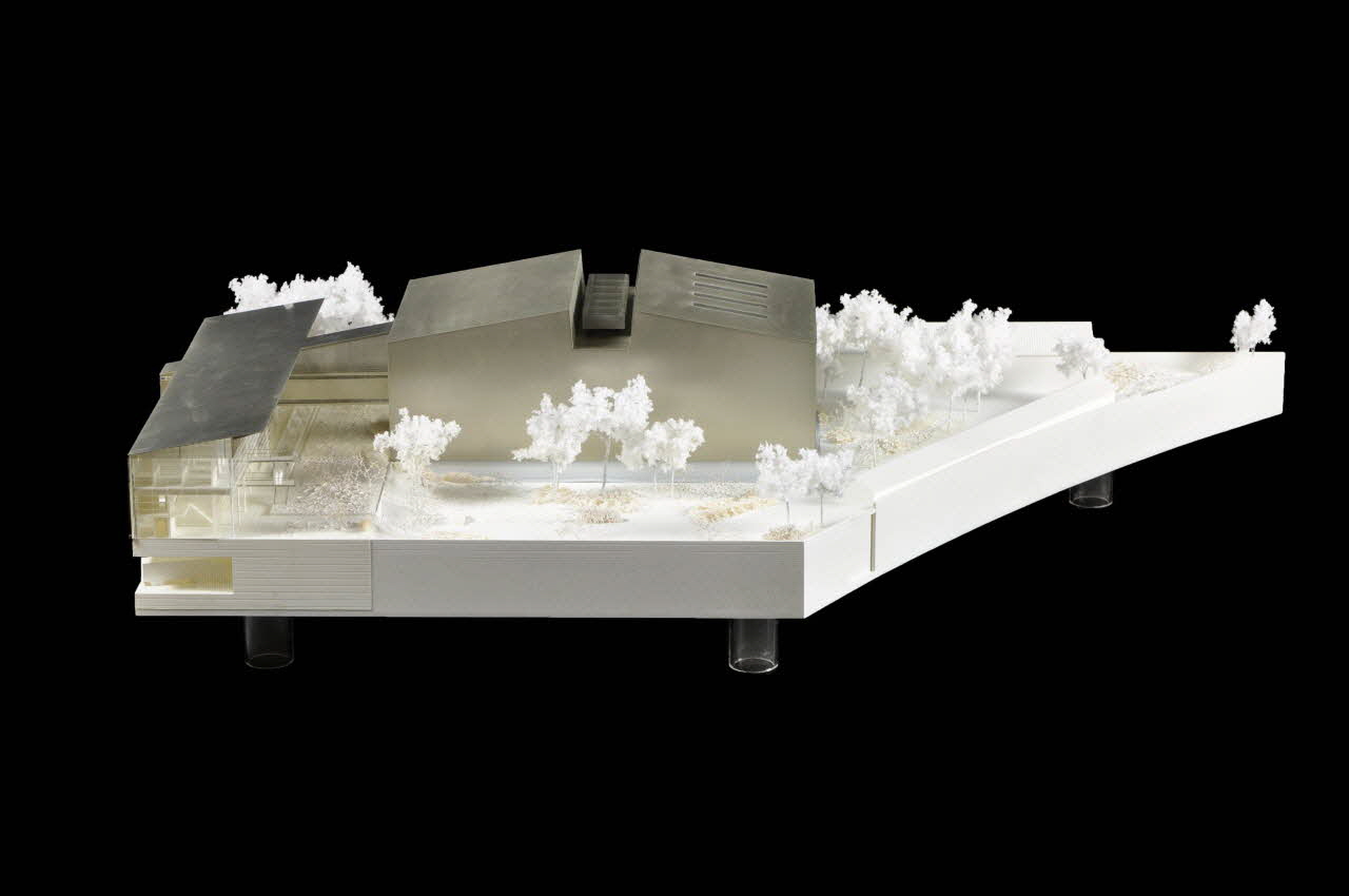 François Deslaugiers maquette d'architecture Maquette du concours d'architecture pour le Centre de Conservation du Mucem France 2004 2017.42.13.1.1-2 Photo Mucem