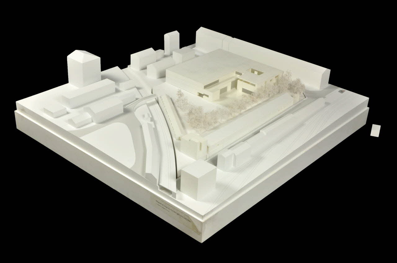 Corinne Vezzoni & Associés maquette d'architecture Maquette du lauréat du concours d'architecture pour le Centre de Conservation du Mucem France 2002 2017.42.2.1-2 Photo Mucem