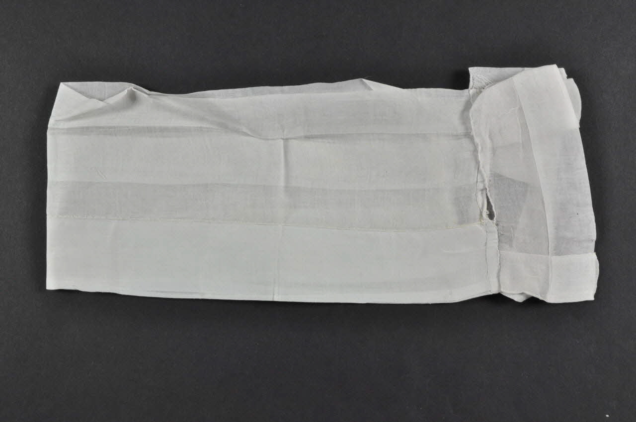 coiffe de demi-deuil Créchoise 1955.75.840 Photo Mucem